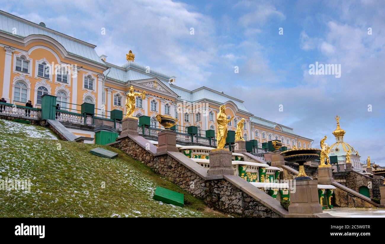 Peterhof, Saint-Pétersbourg, Russie. Palais Peterhof, commandé par Pierre le Grand. Banque D'Images