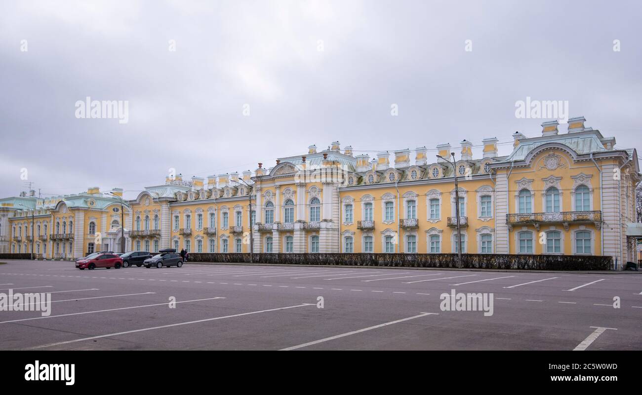 Peterhof, Saint-Pétersbourg, Russie. Palais Peterhof, commandé par Pierre le Grand. Banque D'Images