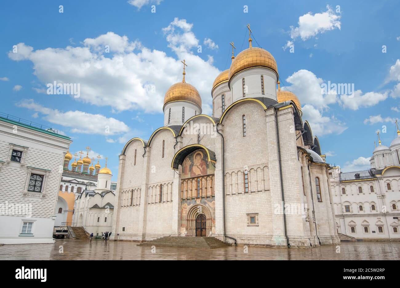 Cathédrale de l'Assomption et palais du Patriarche avec l'église des douze Apôtres sur la place de la cathédrale du Kremlin de Moscou, Moscou, Russie Banque D'Images