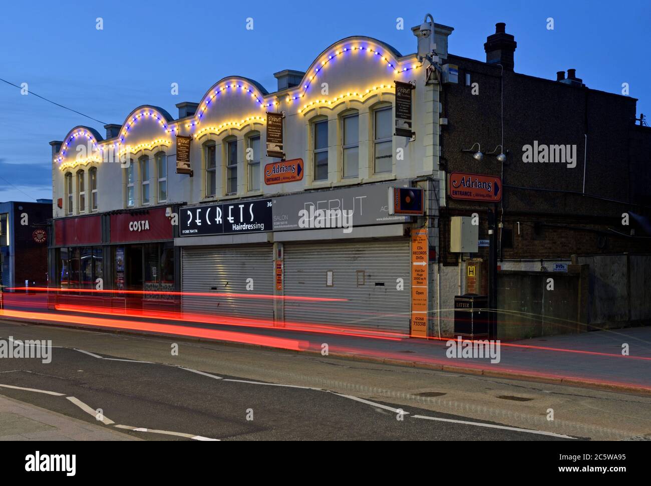 Côté est du centre de High Street à Wickford, Essex. Banque D'Images