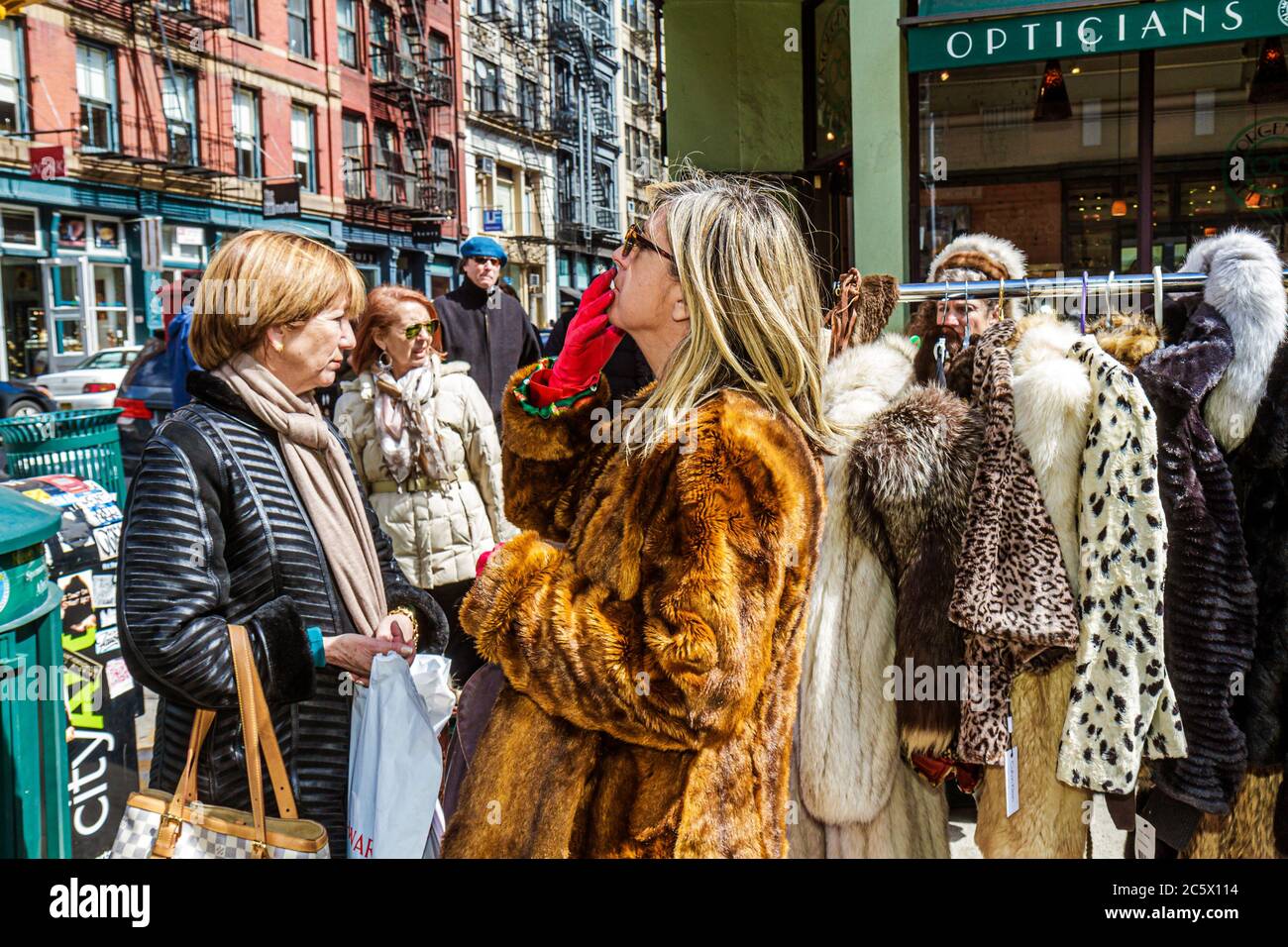 New York, New York City, NY NYC, Lower, Manhattan, SoHo, Cast Iron Historic District, architecture, architectural, quartier à la mode, Spring Street, vendo Banque D'Images