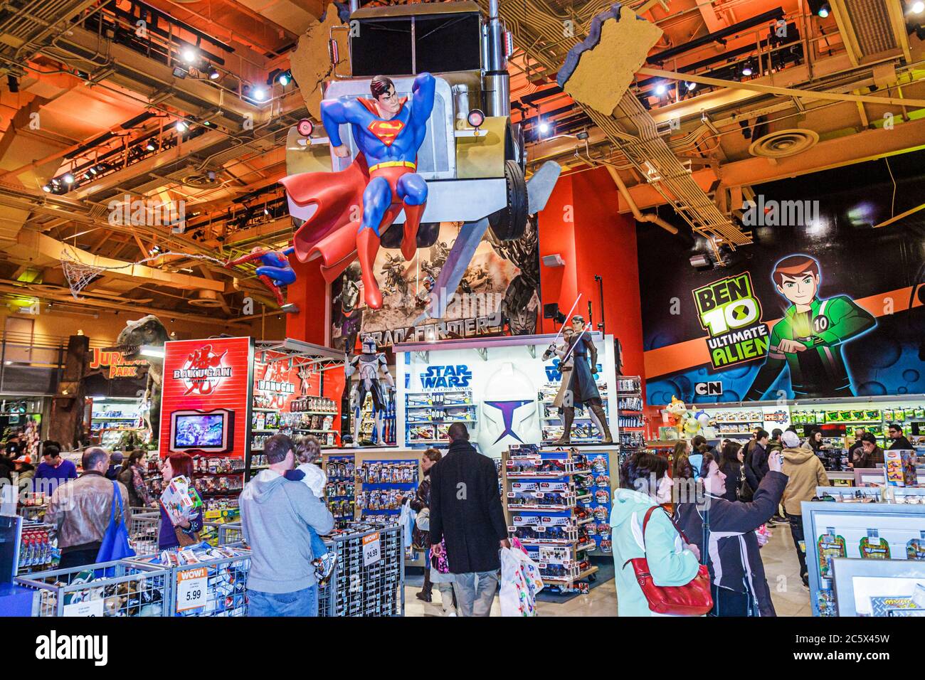 New York,New York City,NYC,Manhattan,Midtown,Times Square,Toys R US,Flagship store,chaîne,shopping shopper shoppers shopping sops marché marchés marketla Banque D'Images