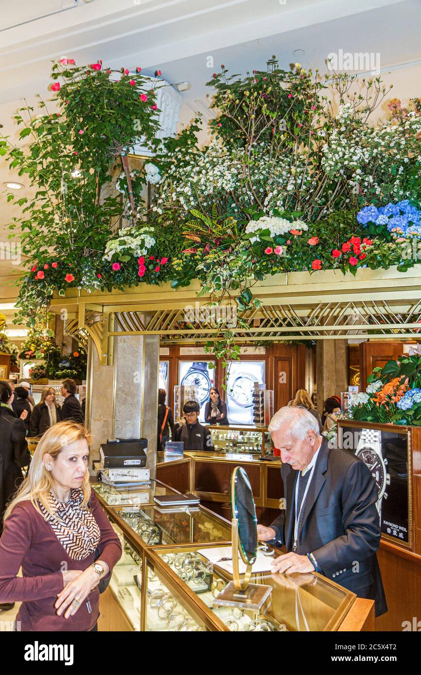 New York, New York City, NY NYC, Manhattan, Midtown, 34th Street, Macy's, chaîne de vente au détail, Herald Square, grand magasin, Flower Show, shopping shoppers s Banque D'Images