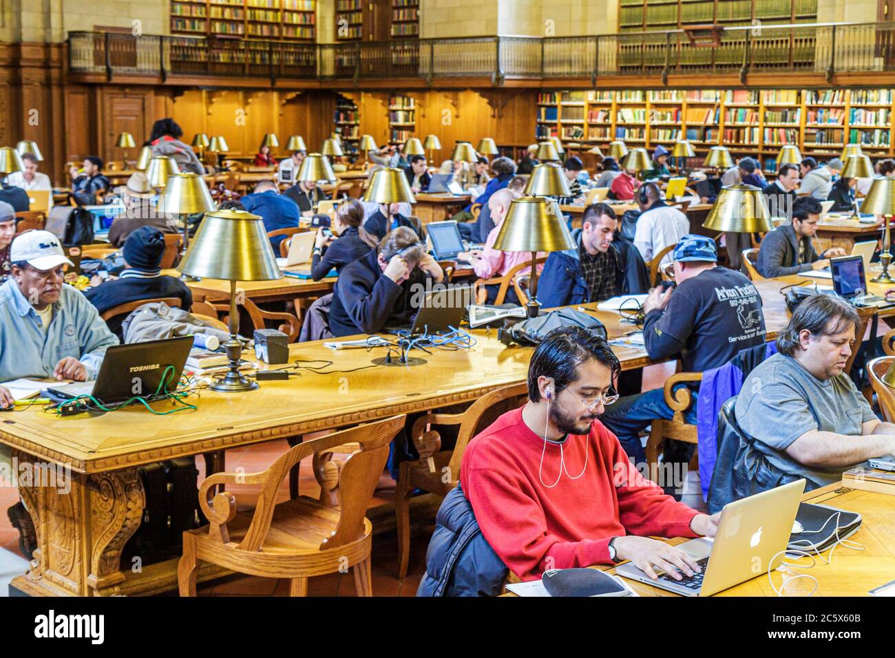 New York City,NYC NY Manhattan,Midtown,5th Fifth Avenue,New York public Library,monument historique,savoir,collection,livre,livres,recherche,RO Banque D'Images