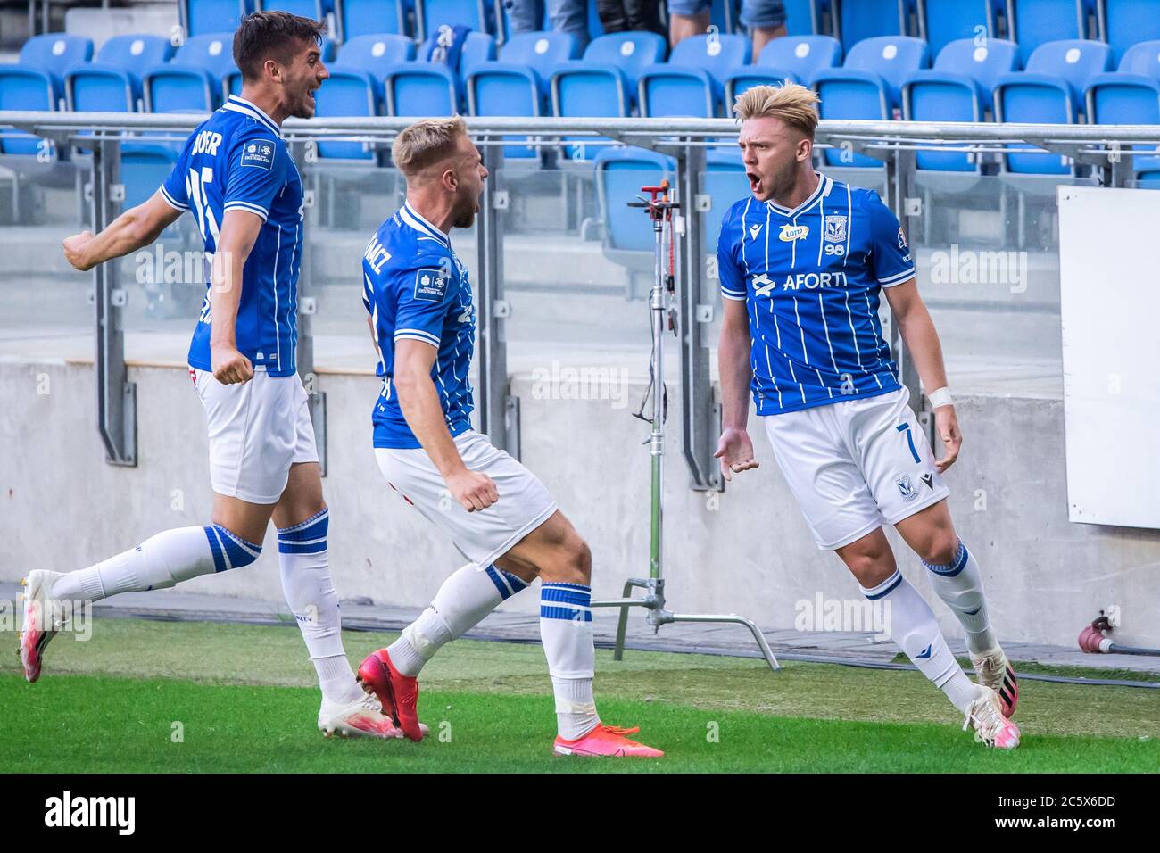 Jakub Moder, Tymoteusz Puchacz et Kamil Jozwiak de Lech Poznan célèbrent un but lors du match PKO polonais Ekstraklasa entre Lech Poznan et Legia Warszawa au stade municipal de Poznan.(score final; Lech Poznan 2:1 Legia Warszawa) Banque D'Images