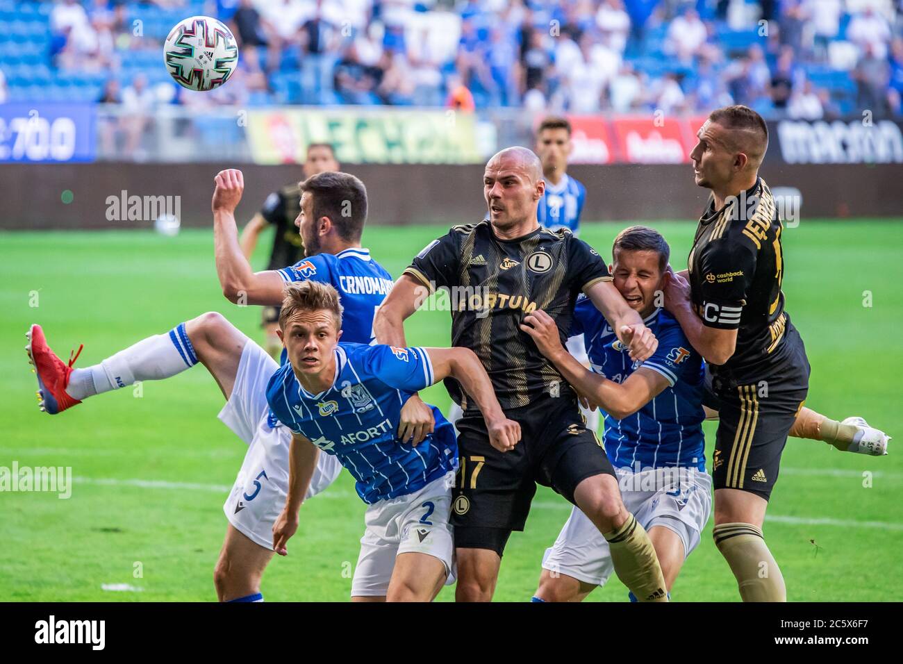 Dorde Crnomarkovic, Robert Gumny de Lech, Mateusz Cholewiak de Legia, Lubomir Satka de Lech et Artur Jedrzejczyk de Legia sont vus en action lors du match PKO Ekstraklasa polonais entre Lech Poznan et Legia Warszawa au stade municipal de Poznan.(score final; Lech Poznan Lega) Poznan Legia Legia 2:1 Banque D'Images