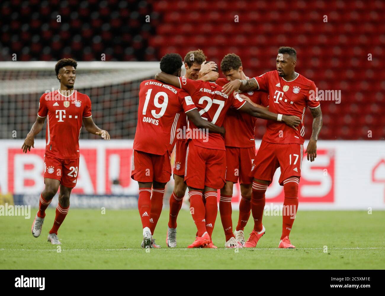 Berlin, Allemagne, 4 juillet 2020, David ALABA, FCB 27 célèbre son but, heureux, rire, célébration, 1-0, Jerome BOATENG (FCB 17) Benjamin PAVARD, FCB 5 , Leon GORETZKA, FCB 18 Alphonso DAVIES, FCB 19 Kingsley COMAN, FCB 29 au DFB Pokal final Match FC BAYERN MUENCHEN - BAYER 04 LEVERKUSEN 4-2 en saison 2019/2020 , FCB Foto: © Peter Schatz / Alay Live News / Hans Rauchensteiner/Pool - LES RÈGLEMENTS DFB INTERDISENT TOUTE UTILISATION DE PHOTOGRAPHIES comme SÉQUENCES D'IMAGES et/ou QUASI-VIDÉO - agences de presse nationales et internationales HORS usage éditorial SEULEMENT Banque D'Images