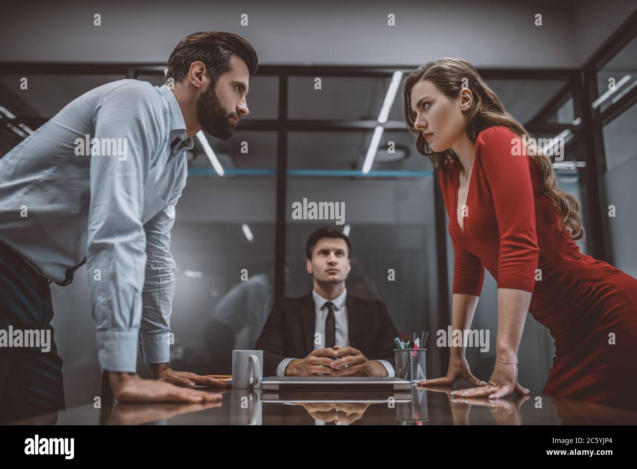 L'homme et la femme crier à l'autre Banque D'Images