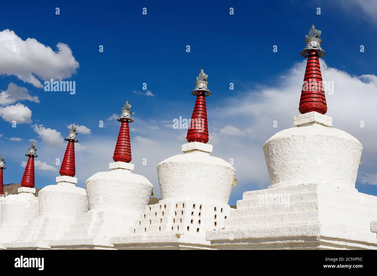 Vue sur les stupas de Thiksay, Ladakh, un des objets les plus intéressants dans la vallée de l'Indus Banque D'Images