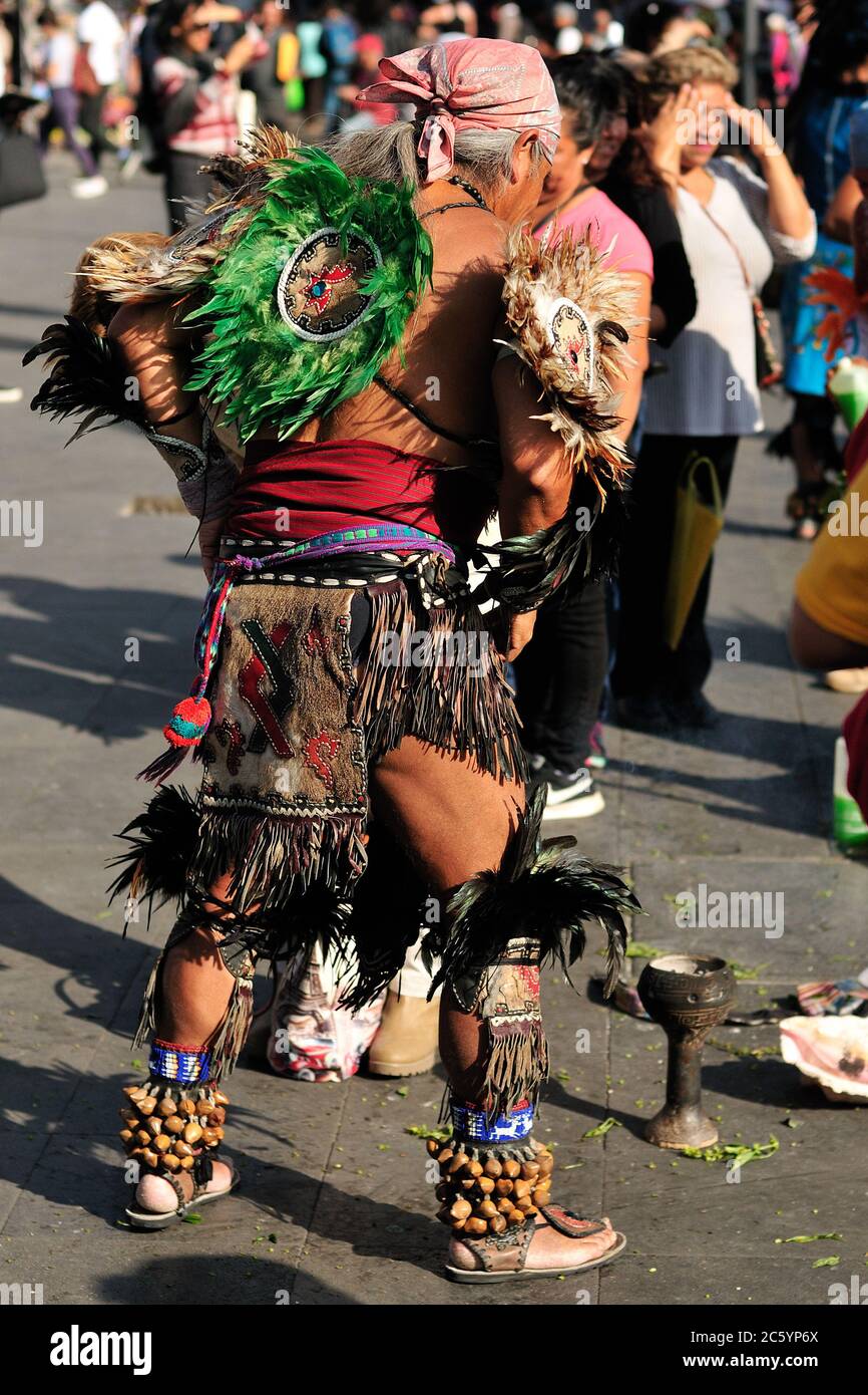 MEXIQUE, MEXIQUE – 1er DÉCEMBRE : shamans dans la capitale du Mexique le 1er décembre 2017 Banque D'Images