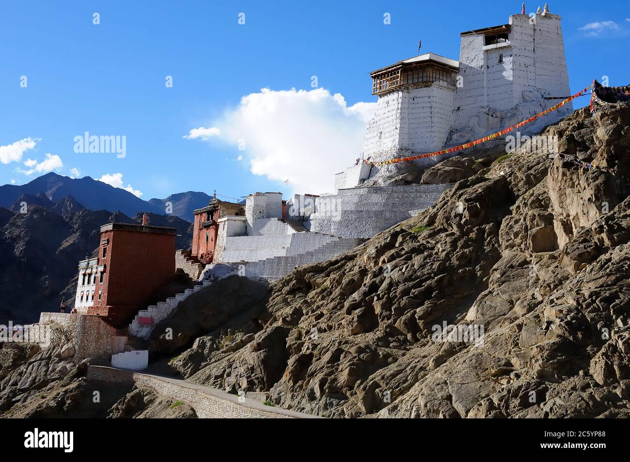 Vue sur le palais de Leh, Ladakh, un des objets les plus intéressants de la vallée de l'Indus Banque D'Images