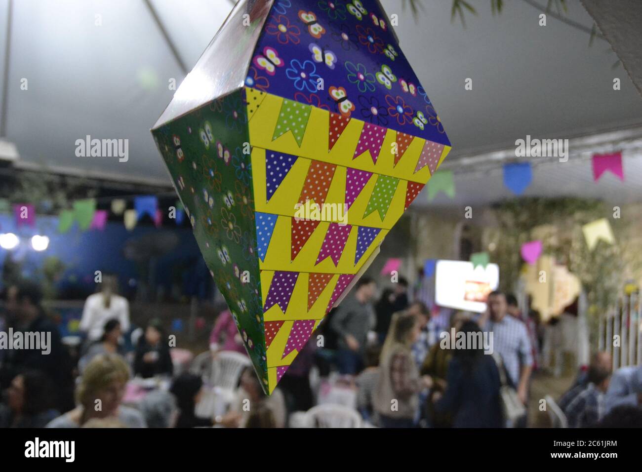 Ballon en papier coloré au parti traditionnel, parti catholique de Sao Joao, fête de juin, Brésil, Amérique du Sud Banque D'Images