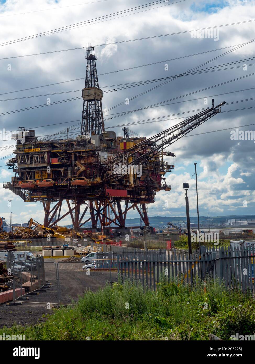 Terrasse supérieure de la plate-forme de production Shell Brant Alpha pendant le recyclage dans l'usine d'able UK à Seaton Carew, peu après l'arrivée en juin 2020 Banque D'Images