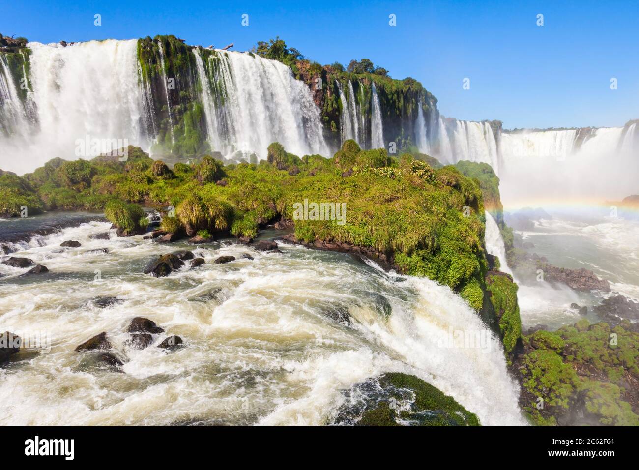 Les chutes d'Iguazu sont des cascades de la rivière Iguazu, à la frontière de l'Argentine et du Brésil. C'est l'une des 7 nouvelles merveilles de la nature. Banque D'Images