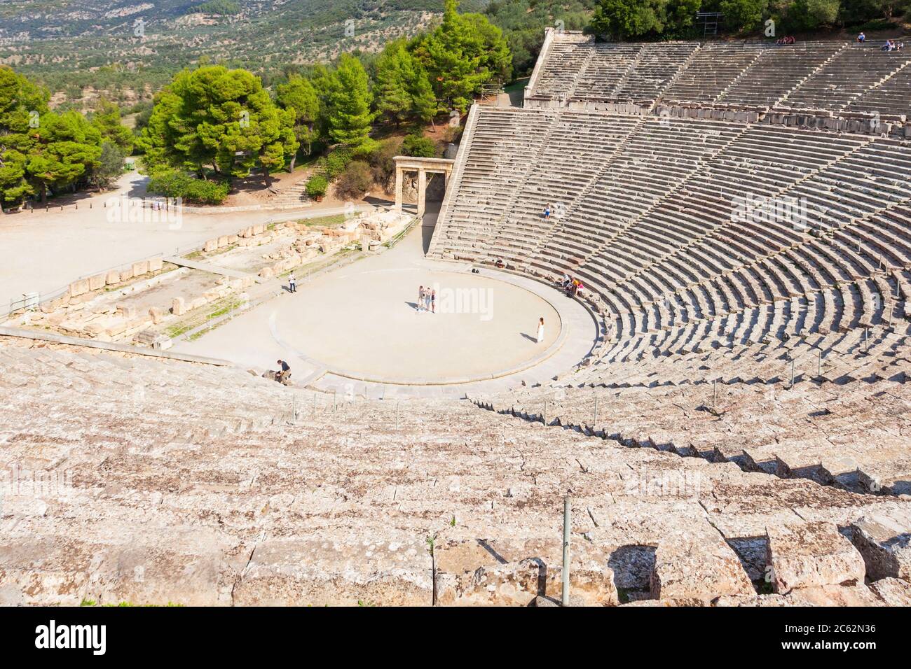 L'ancien théâtre d'Épidaure est un théâtre dans la ville grecque d'Epidaure, construit sur la montagne Cynortion, près de Lygourio, et appartient à l'Epidauru Banque D'Images