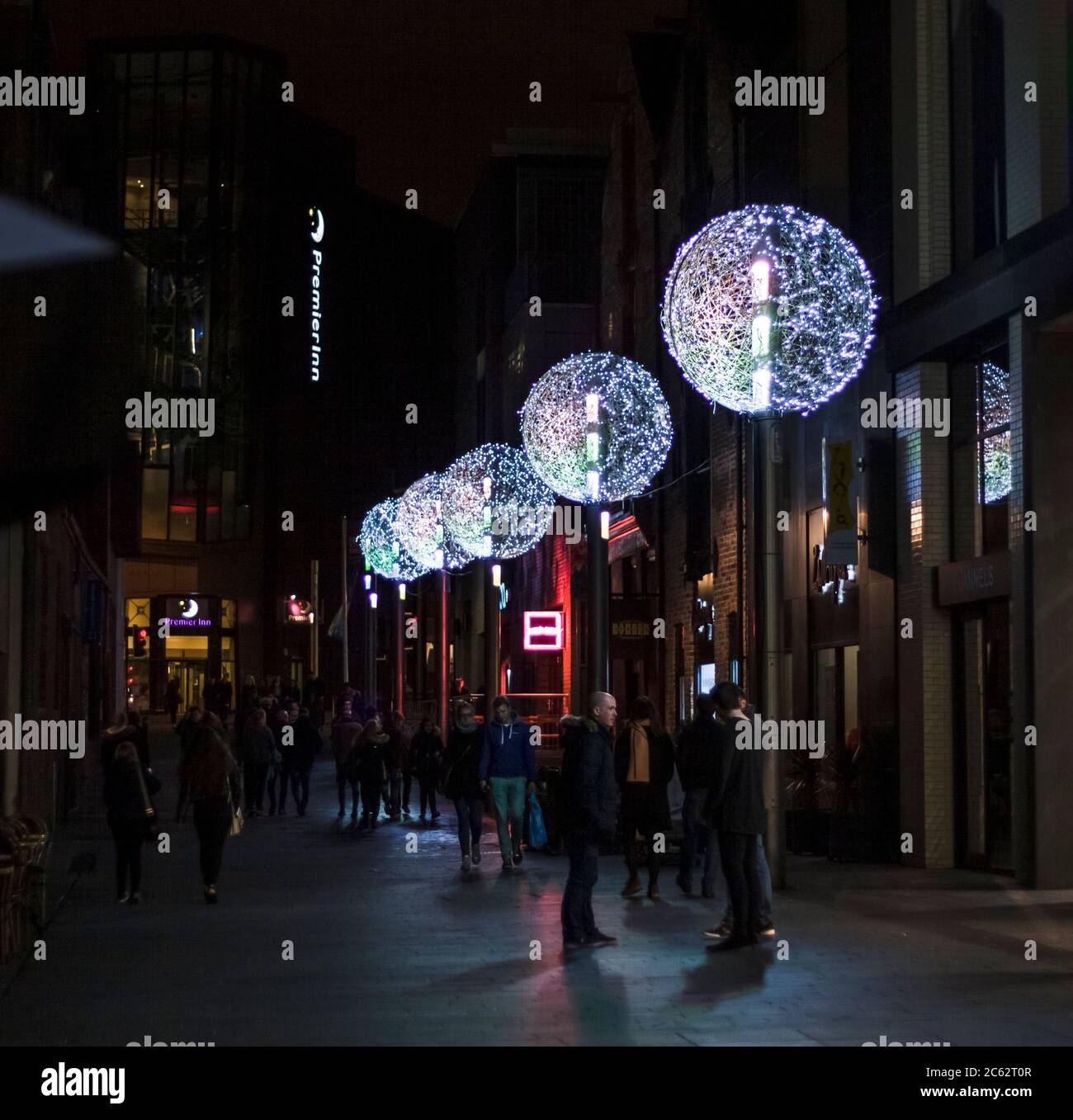 Premier Inn, Liverpool, One, Lumières, lumières de Noël, lumières de fées, période de fête, heure de Noël, Liverpool 1, décembre, vacances, saison de vacances Banque D'Images