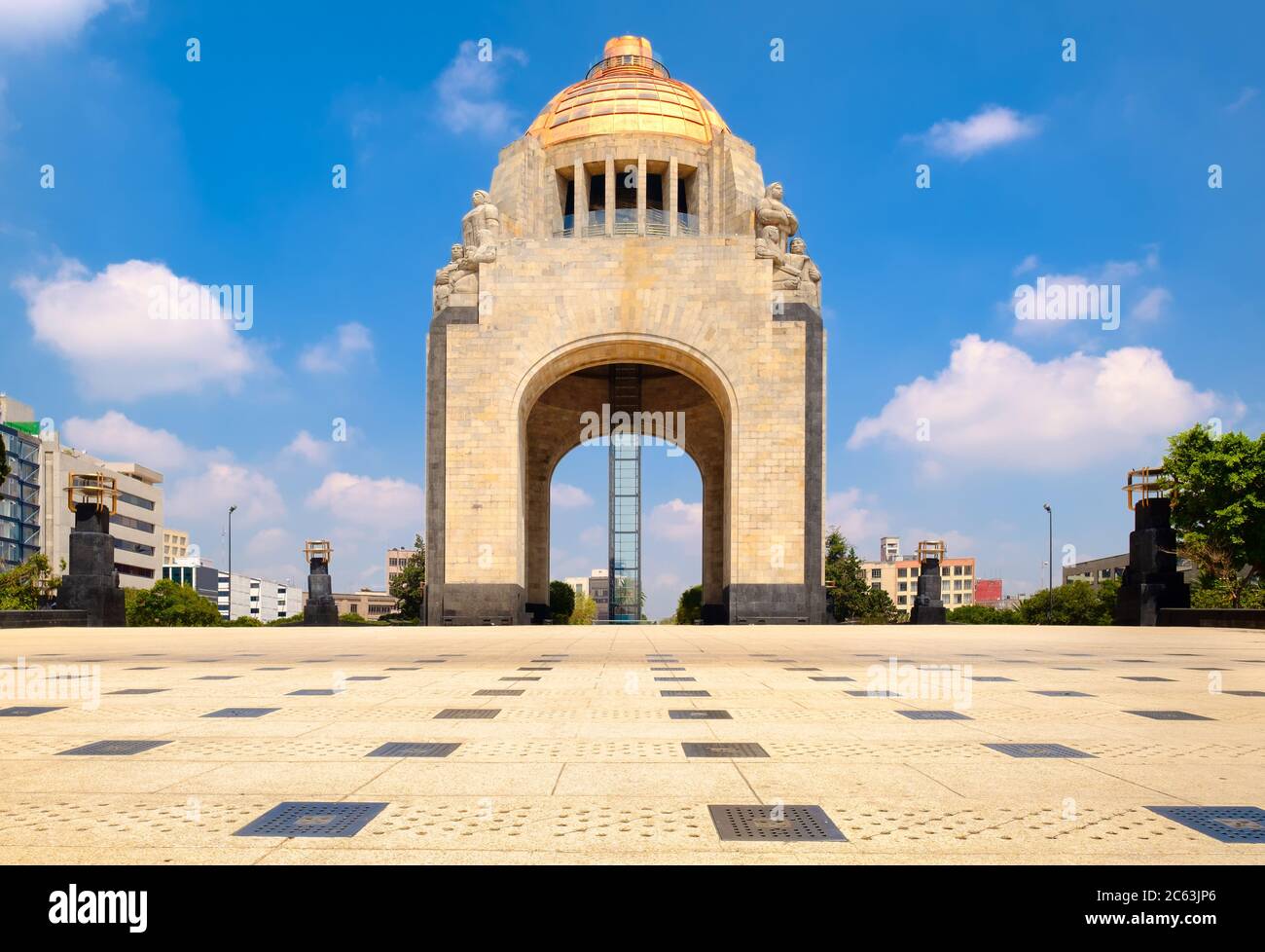 Le Monument de la Révolution à Mexico, un jour ensoleillé d'été Banque D'Images