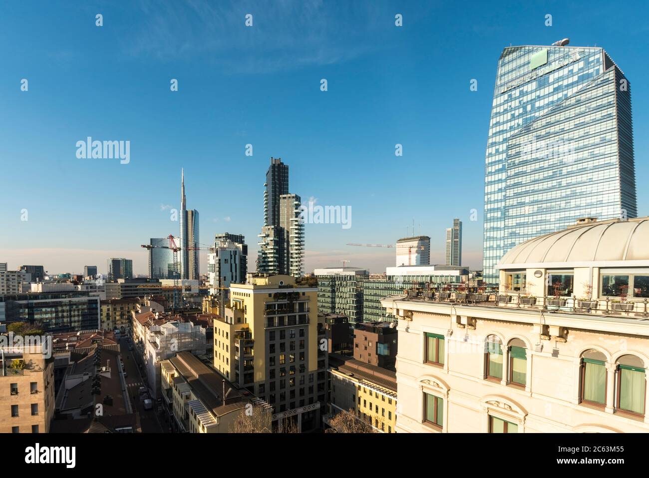 Horizon du quartier d'affaires Milano Garibaldi avec ciel bleu Banque D'Images