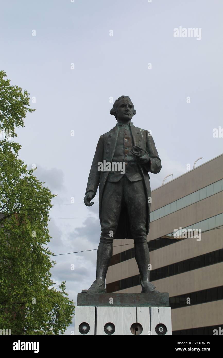 Statue du capitaine James Cook dans le parc Resolution à Anchorage, en Alaska Banque D'Images
