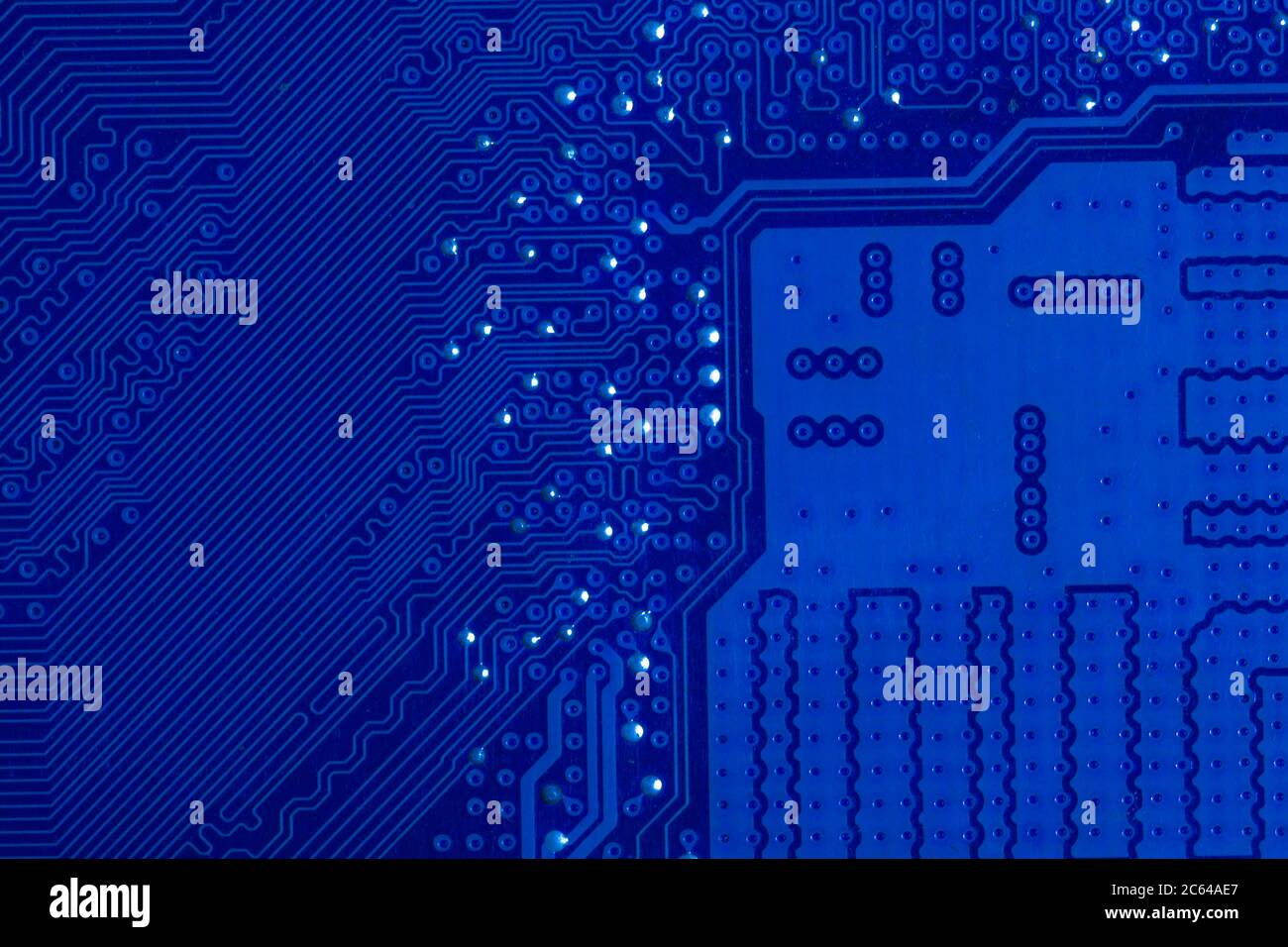 Carte de circuit imprimé avec fond bleu Banque D'Images