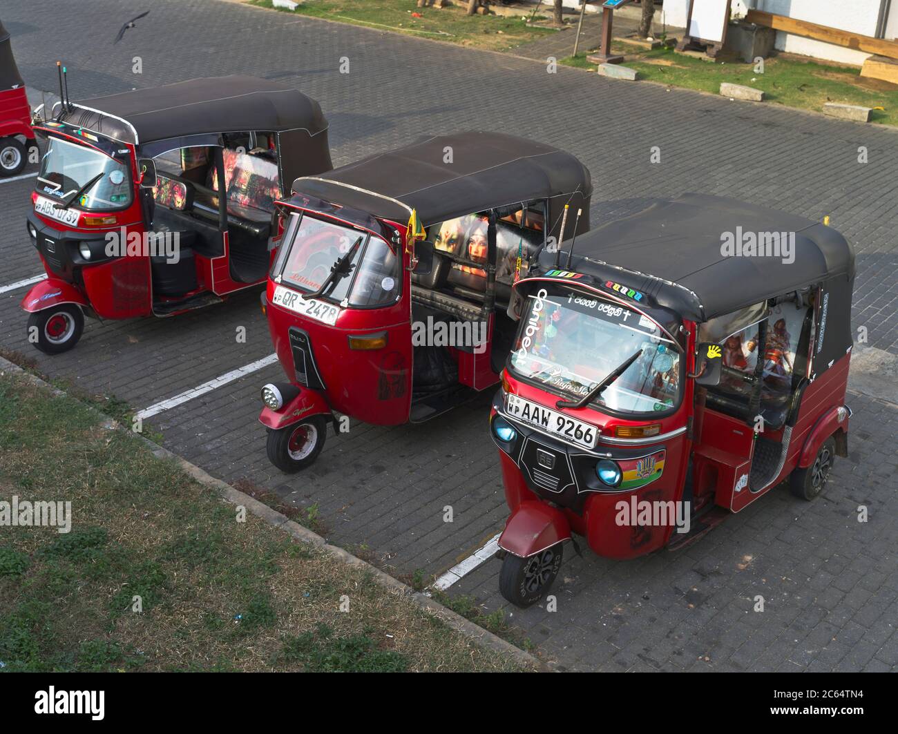 dh Sri Lankan Tuk tuk taxis GALLE FORT SRI LANKA stationnée taxi rank tuks pousse-pousse-pousse-pousse-pousse-pousse-pousse-pousse-pousse-pousse Banque D'Images