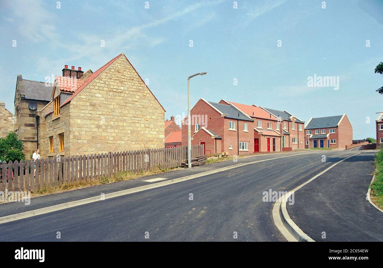 Social Housing Association properties, Hinderwell, North Yorkshire, Northern England, UK en 1996 Banque D'Images