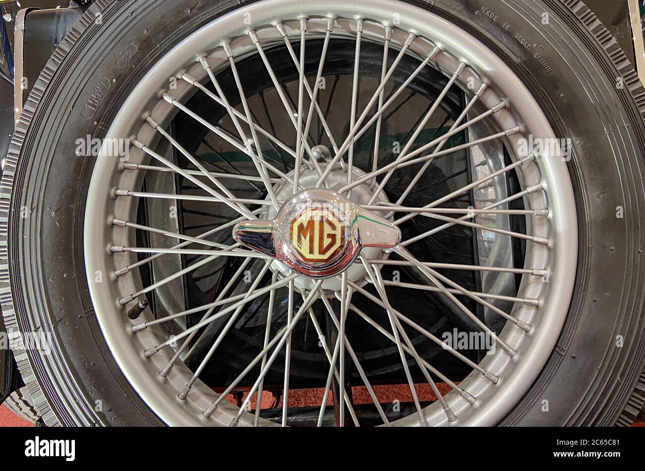 Roue avec modèle de marque britannique pour voiture ancienne Banque D'Images