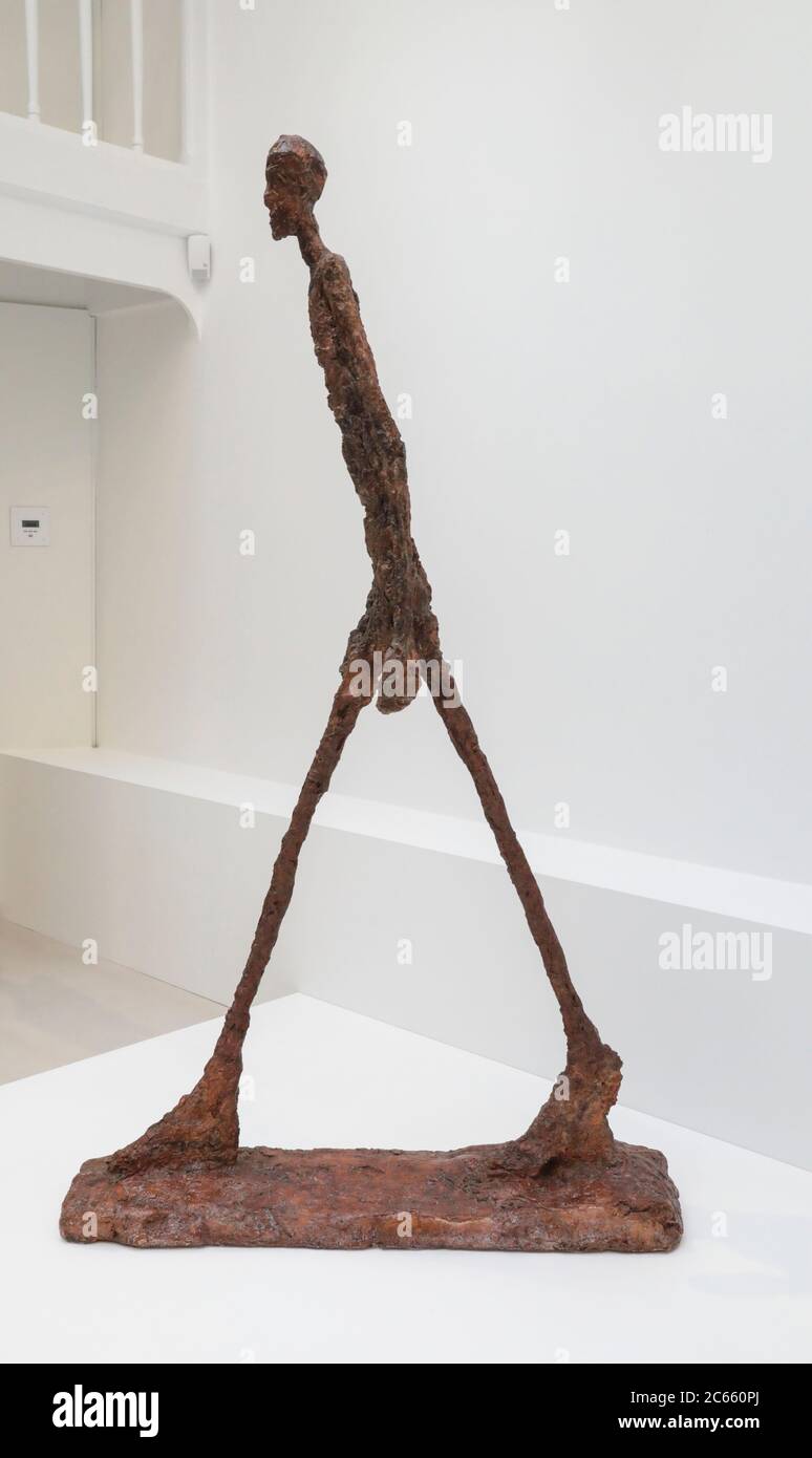 EXPOSITION : LE MARCHEUR, INSTITUT GIACOMETTI, PARIS Photo Stock - Alamy