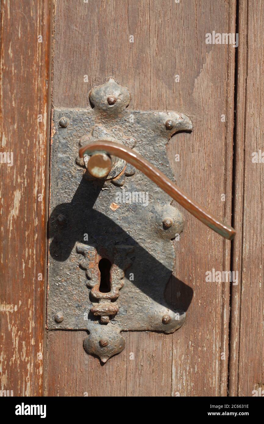 Ancienne poignée de porte, église protestante de ville, Delmenhorst, Basse-Saxe, Allemagne, Europe Banque D'Images