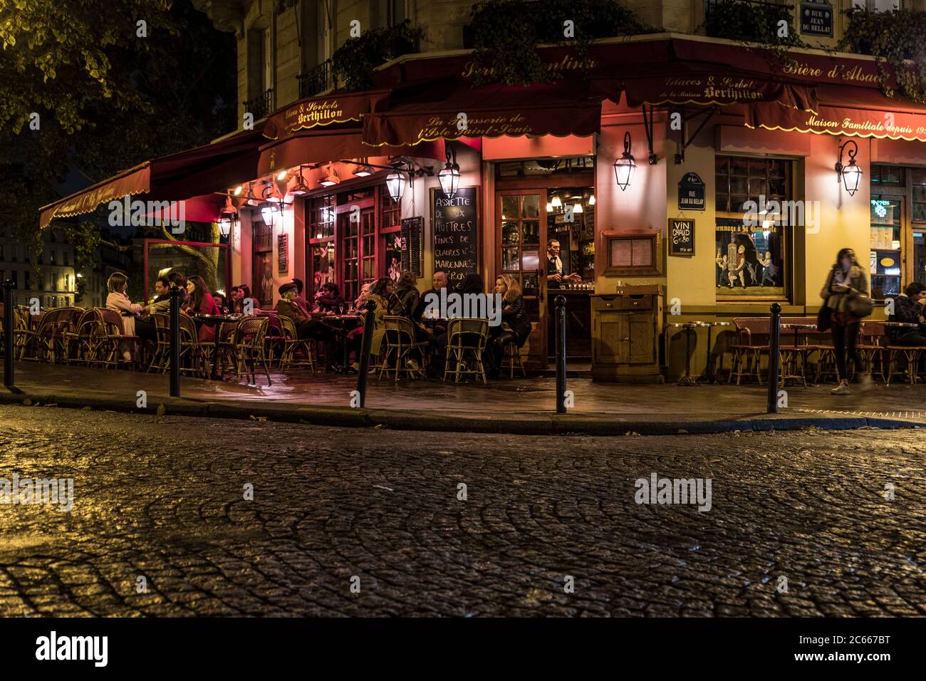Prise de vue nocturne à Paris, France Banque D'Images