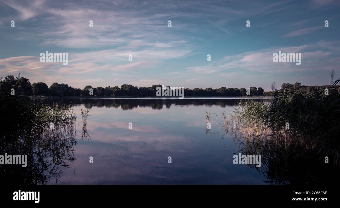 Endroit calme au bord du lac Banque D'Images