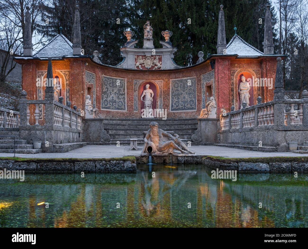 Fontaines, Théâtre romain, Palais Hellbrunn, Salzbourg, Autriche, Europe Banque D'Images