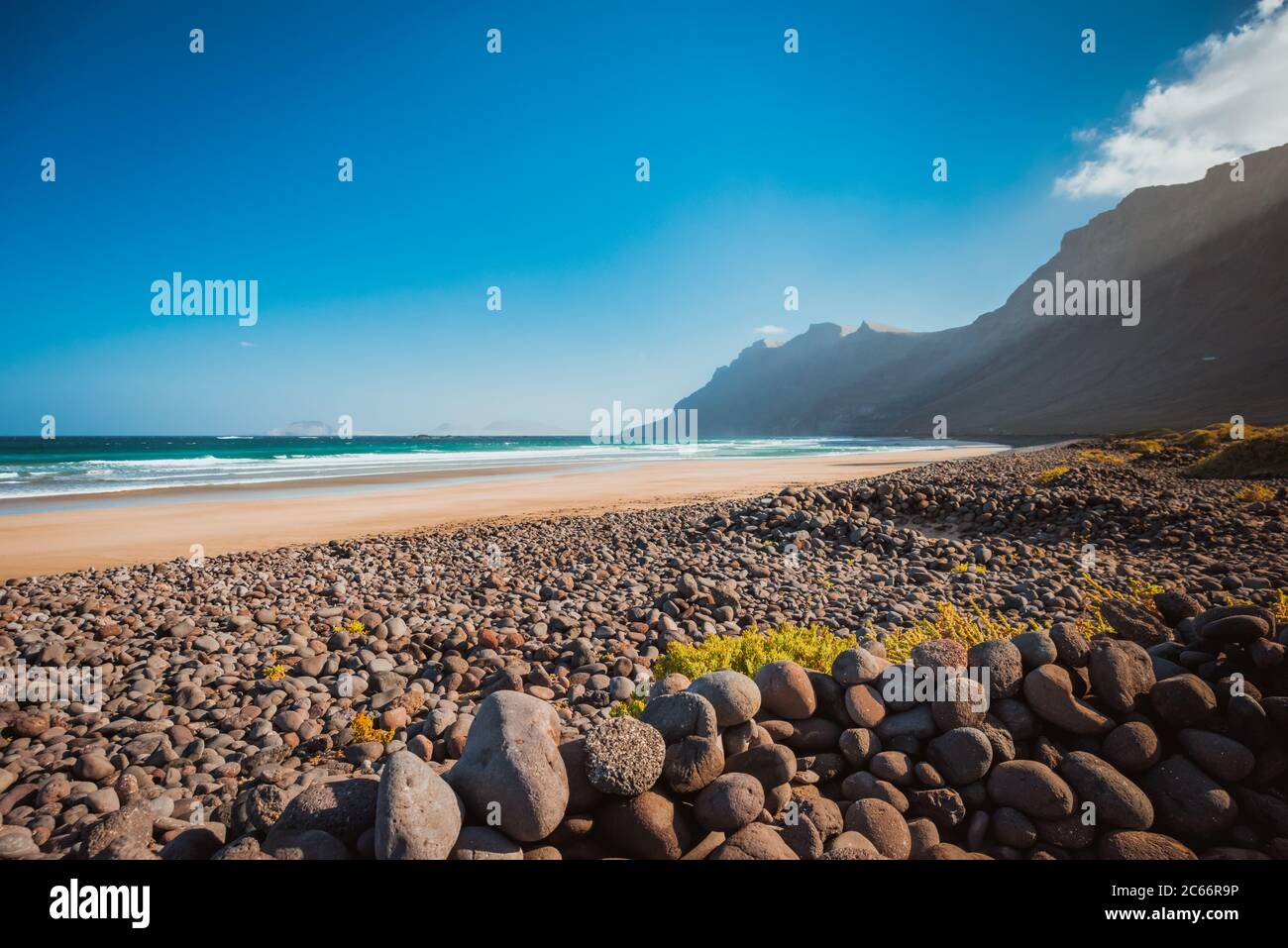 Caleta de Famara plage Lanzarote îles Canaries, Espagne. Banque D'Images