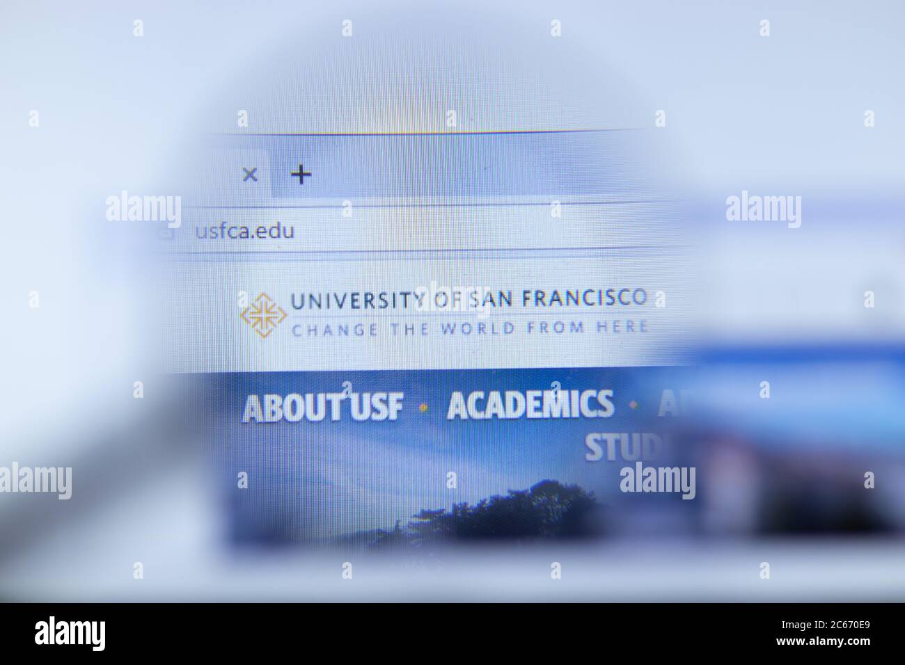 Moscou, Russie - 1 juin 2020 : page du site de l'Université de San Francisco dans le navigateur. Gros plan du logo, Editorial Banque D'Images