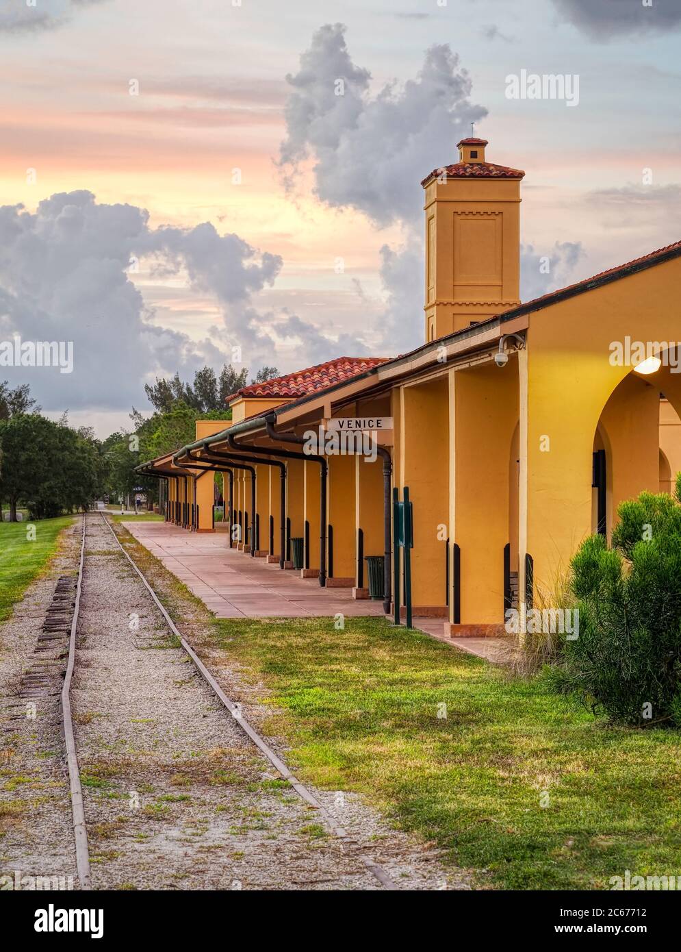 Le dépôt historique de train de Venise de style méditerranéen revival construit en 1927 par le Seaboard Air Line Railway à Venise en Floride aux États-Unis Banque D'Images