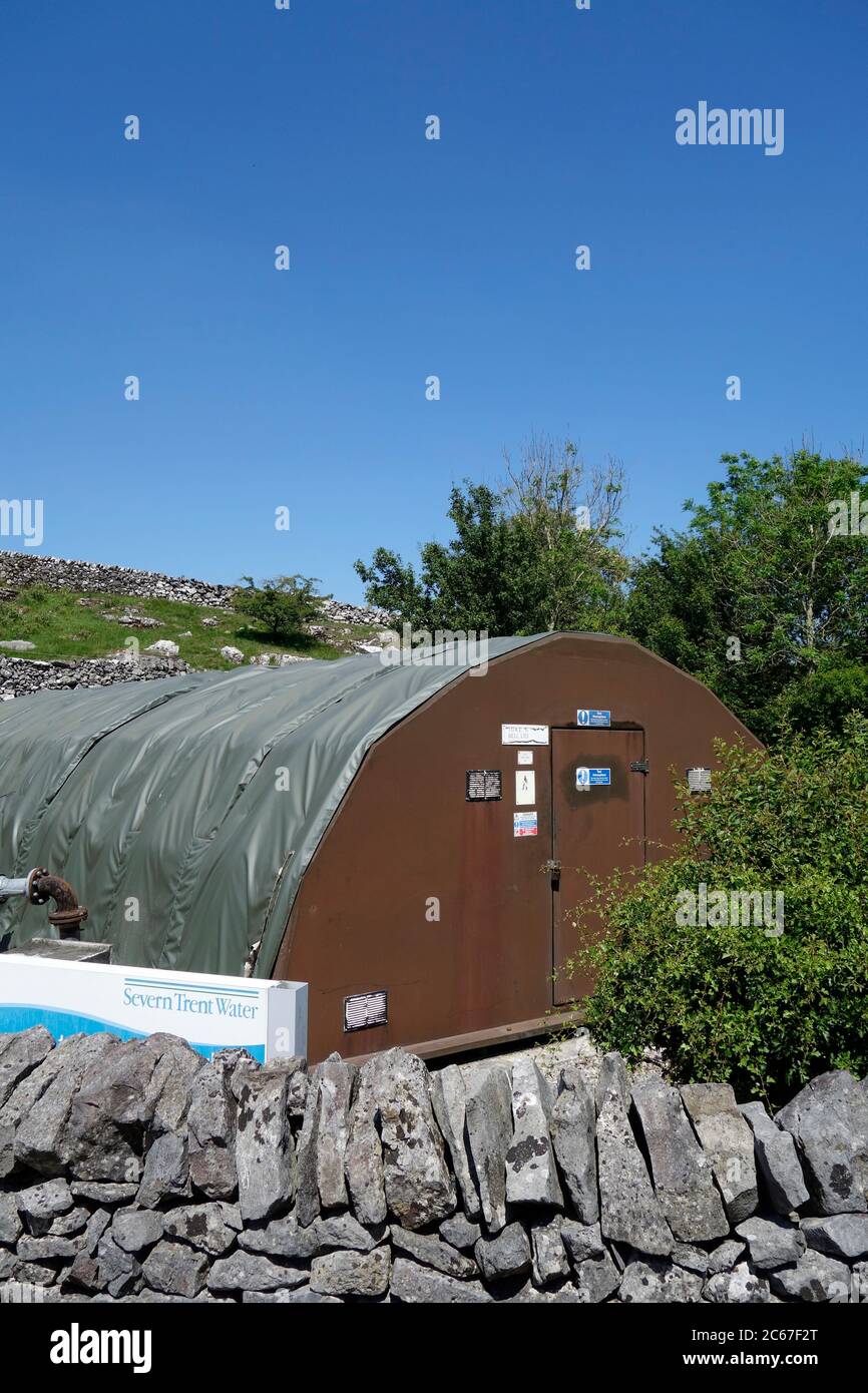 Sewater Treatment Works, Severn Trent Water, Biggin Dale, Peak District National Park, Derbyshire, Angleterre, Royaume-Uni en juin Banque D'Images