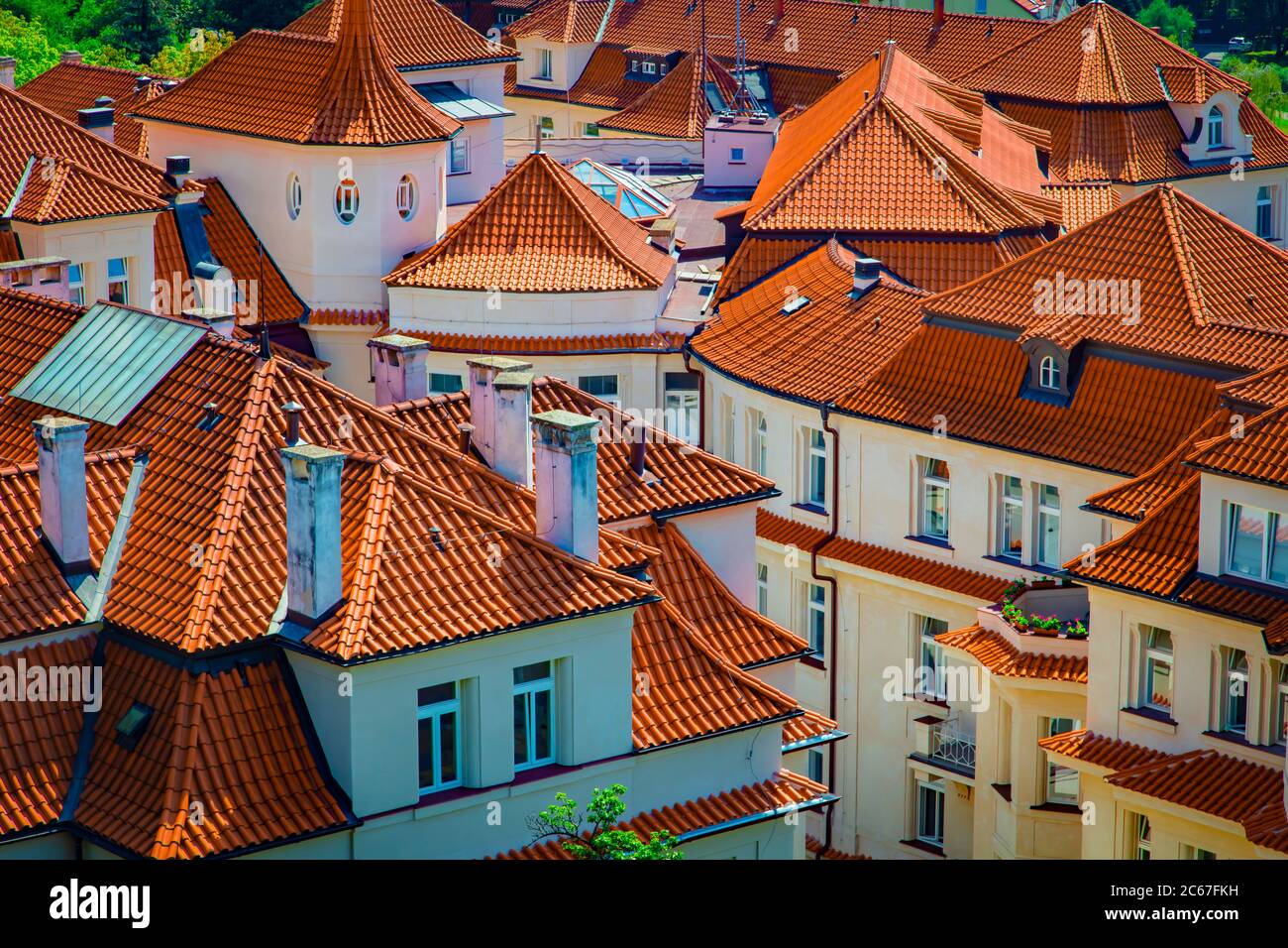 Maisons carrelées sur le toit dans le centre de Prague, République tchèque Banque D'Images