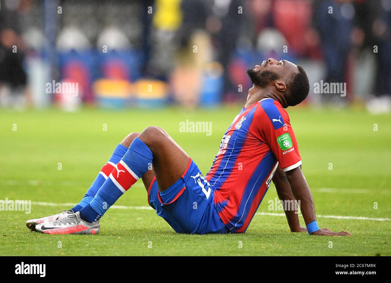 Christian Benteke du Crystal Palace apparaît abattu après le match de la Premier League à Selhurst Park, Londres. Banque D'Images