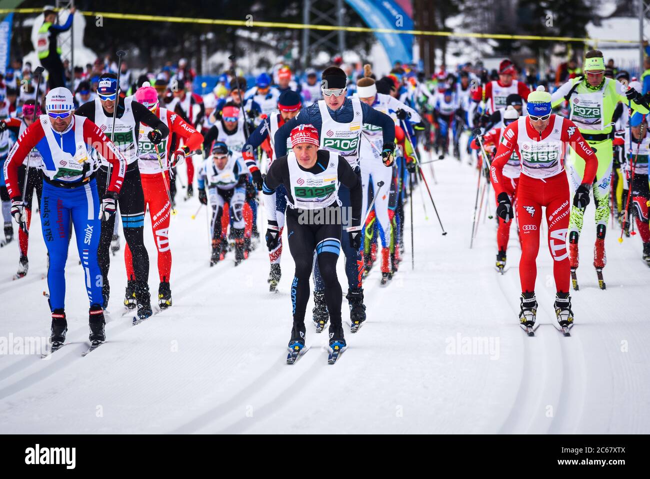 Coureurs à la course de ski de fond Euroloppet de Ganghoferlauf, Leutasch, Autriche. Banque D'Images