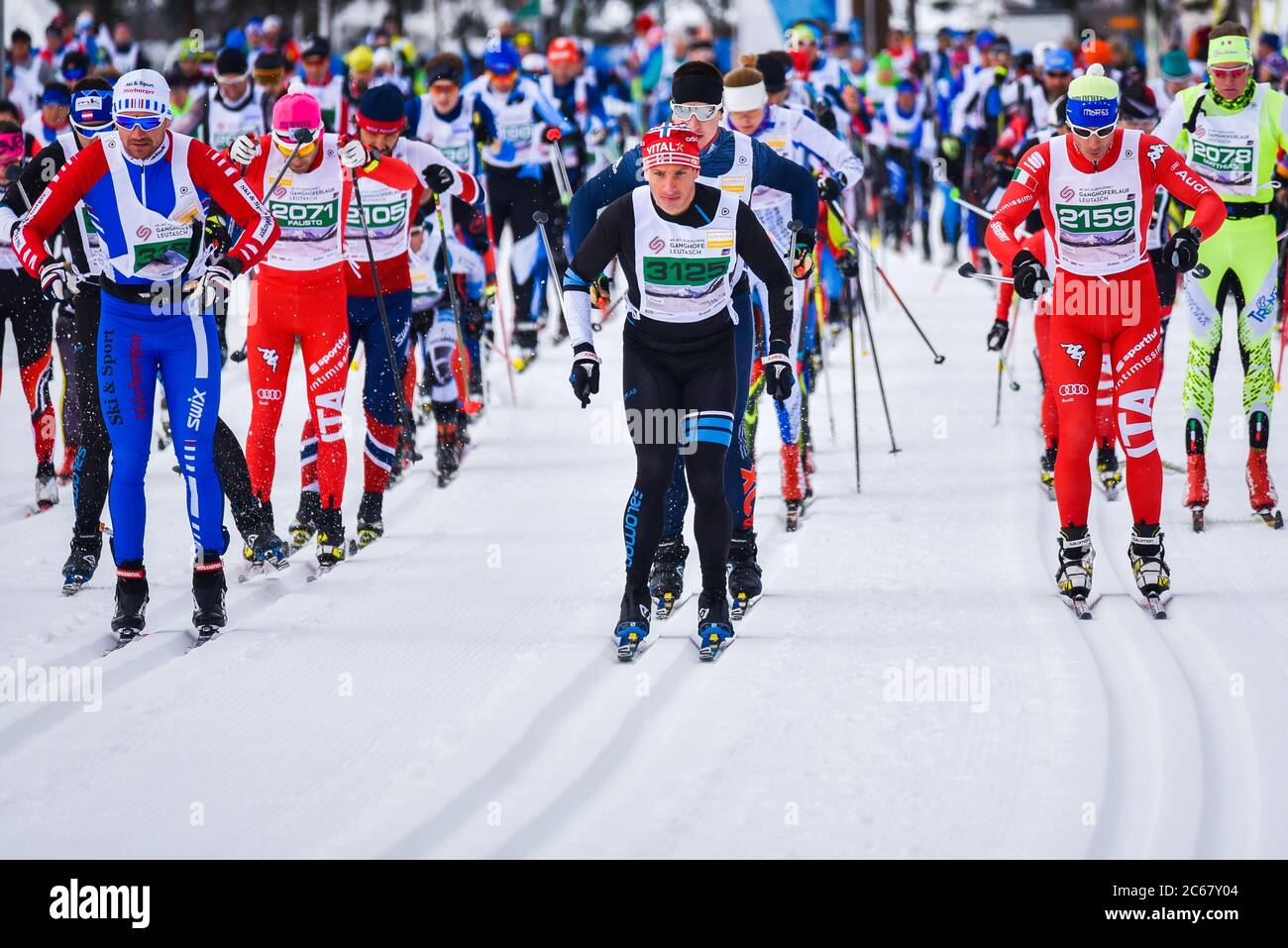 Coureurs à la course de ski de fond Euroloppet de Ganghoferlauf, Leutasch, Autriche. Banque D'Images