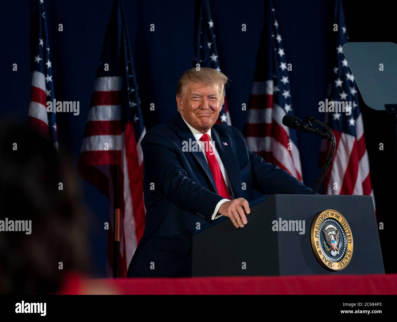 Le président américain Donald Trump prononce son discours lors de la célébration de la Journée de l'indépendance de Salute to America au Mount Rushmore National Memorial le 3 juillet 2020 à Keystone, Dakota du Sud. Banque D'Images