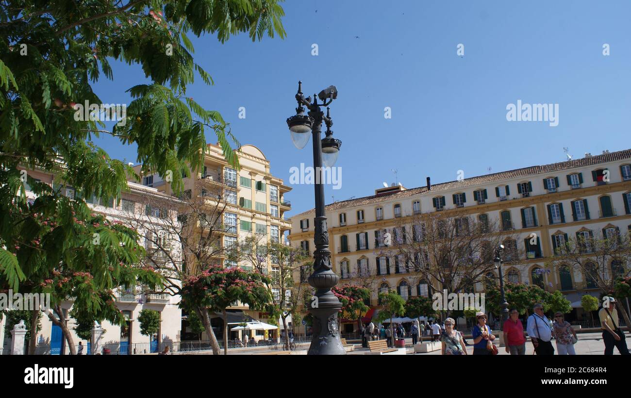 Aucun filtre. La mégapole espagnole Malaga a une architecture étonnante. Photos d'été et de printemps de cette ville. Banque D'Images