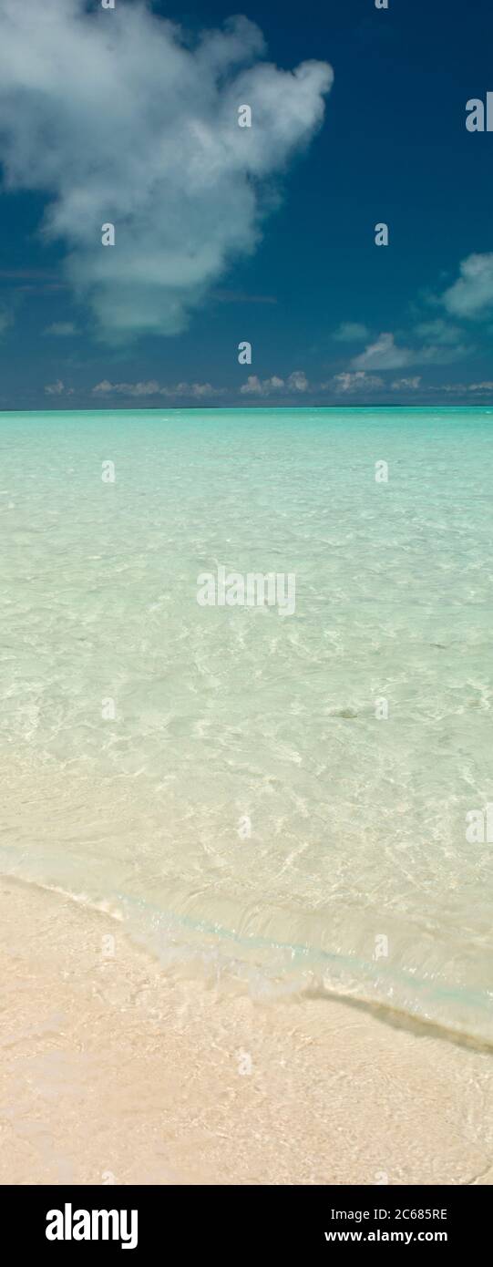 Vue sur la plage sur Aitutaki Lagoon, Aitutaki, îles Cook Banque D'Images