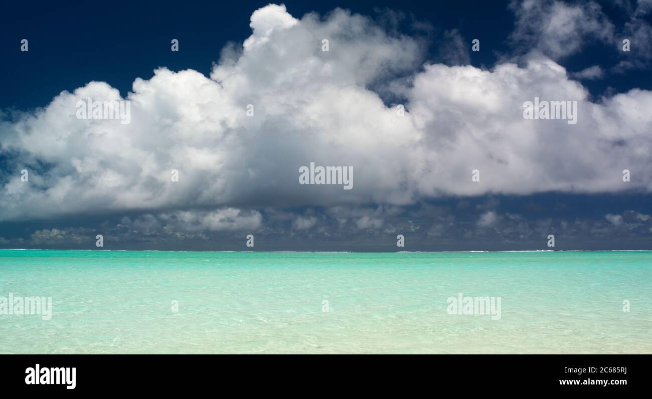 Vue sur la lagune d'Aitutaki, Aitutaki, les îles Cook Banque D'Images