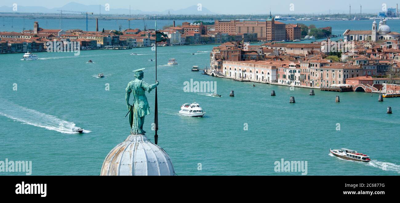 Vue sur la ville et les bâtiments, Venise, Vénétie, Italie Banque D'Images