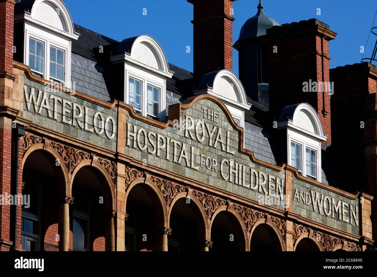 Gros plan de l'Hôpital Royal Waterloo pour enfants et femmes Facade, Waterloo, Londres, Angleterre Banque D'Images