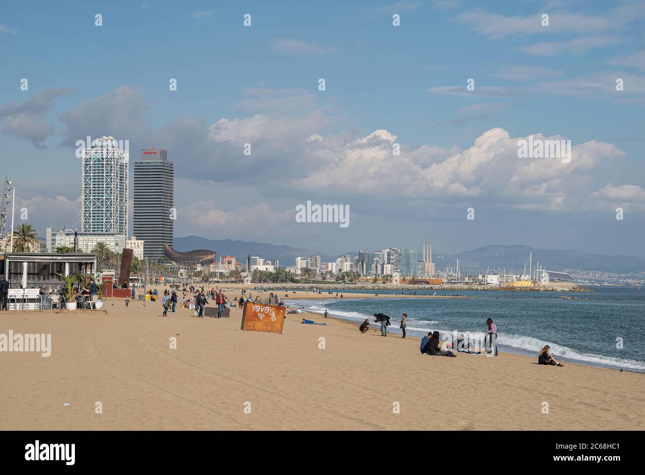 Plage de Barceloneta en été, Barcelone, Espagne, 2018 Banque D'Images