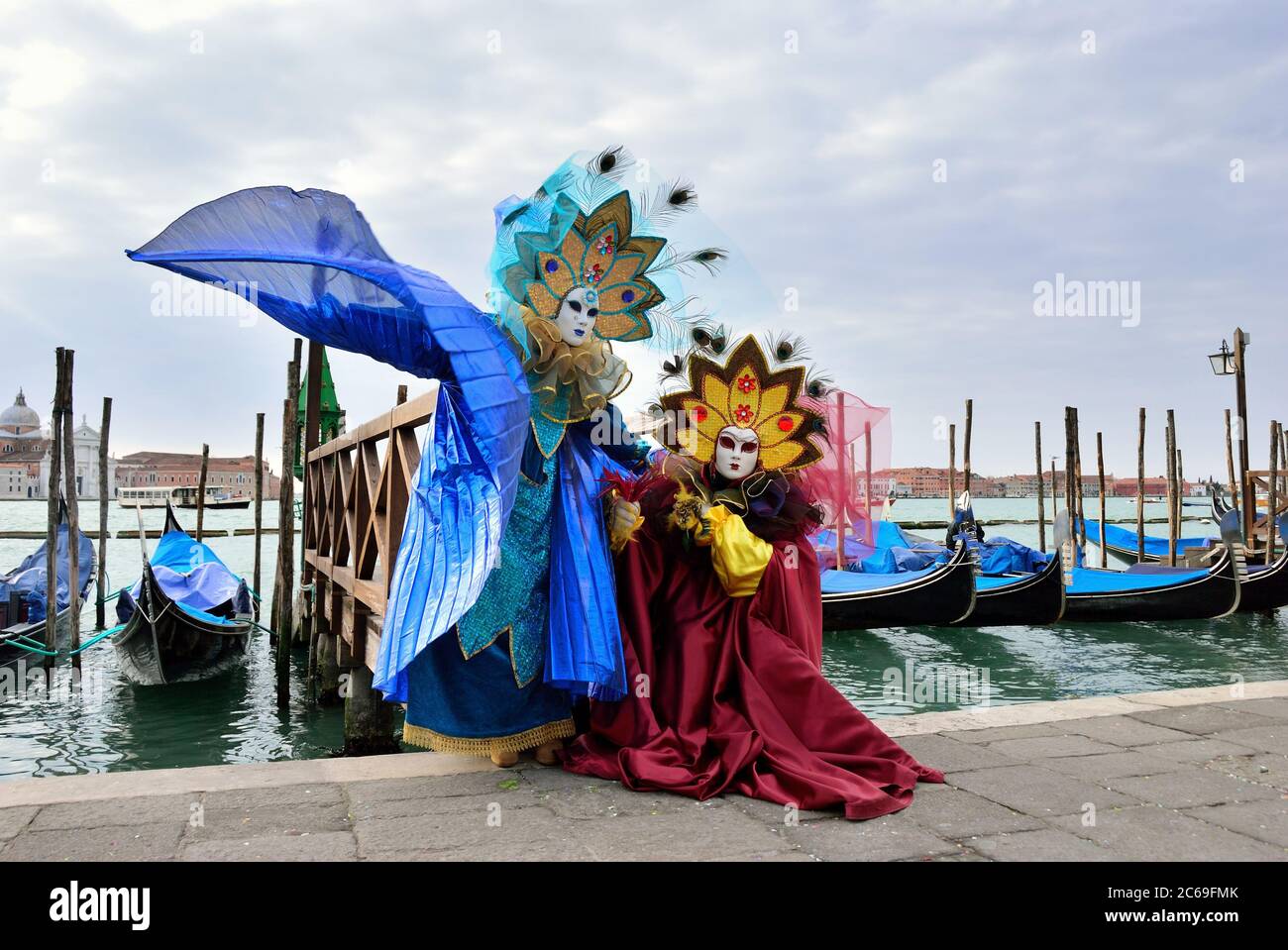 VENISE - 7 MARS : un participant à la place Saint-Marc pendant le Carnaval de Venise le 7 mars 2011. Le carnaval de 2011 a lieu du 26 février au Banque D'Images