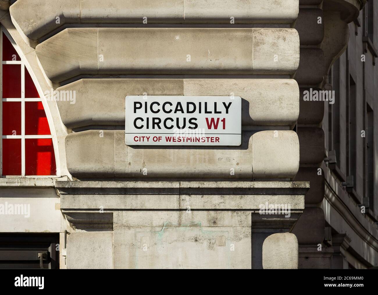 LONDRES, Royaume-Uni - 16 MARS 2014 : un panneau pour Piccadilly Circus à Londres Banque D'Images