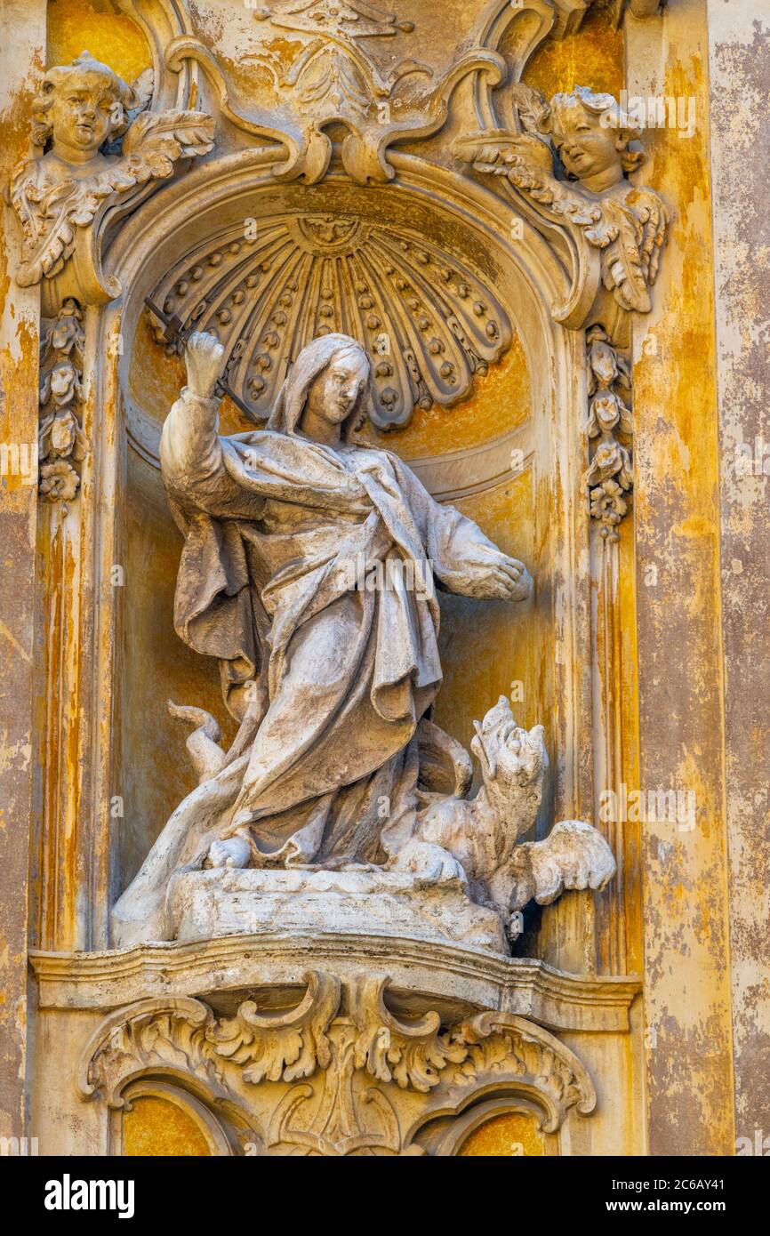 Italie, Latium, Rome, Pigna, Piazza della Maddalena, Chiesa di Santa Maria Maddalena Banque D'Images